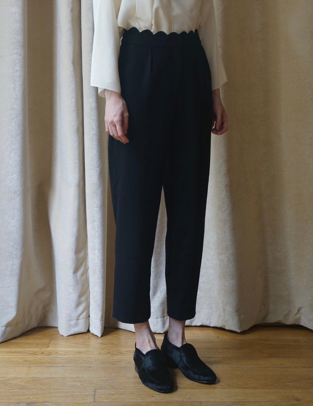 Sun Yu Hong | Wool Petal Trousers・Black