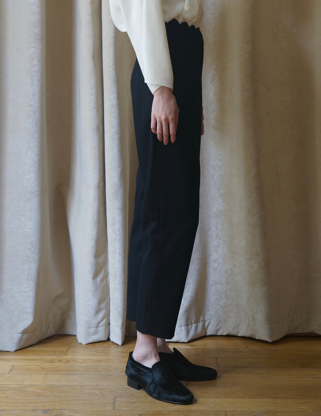 Sun Yu Hong | Wool Petal Trousers・Black