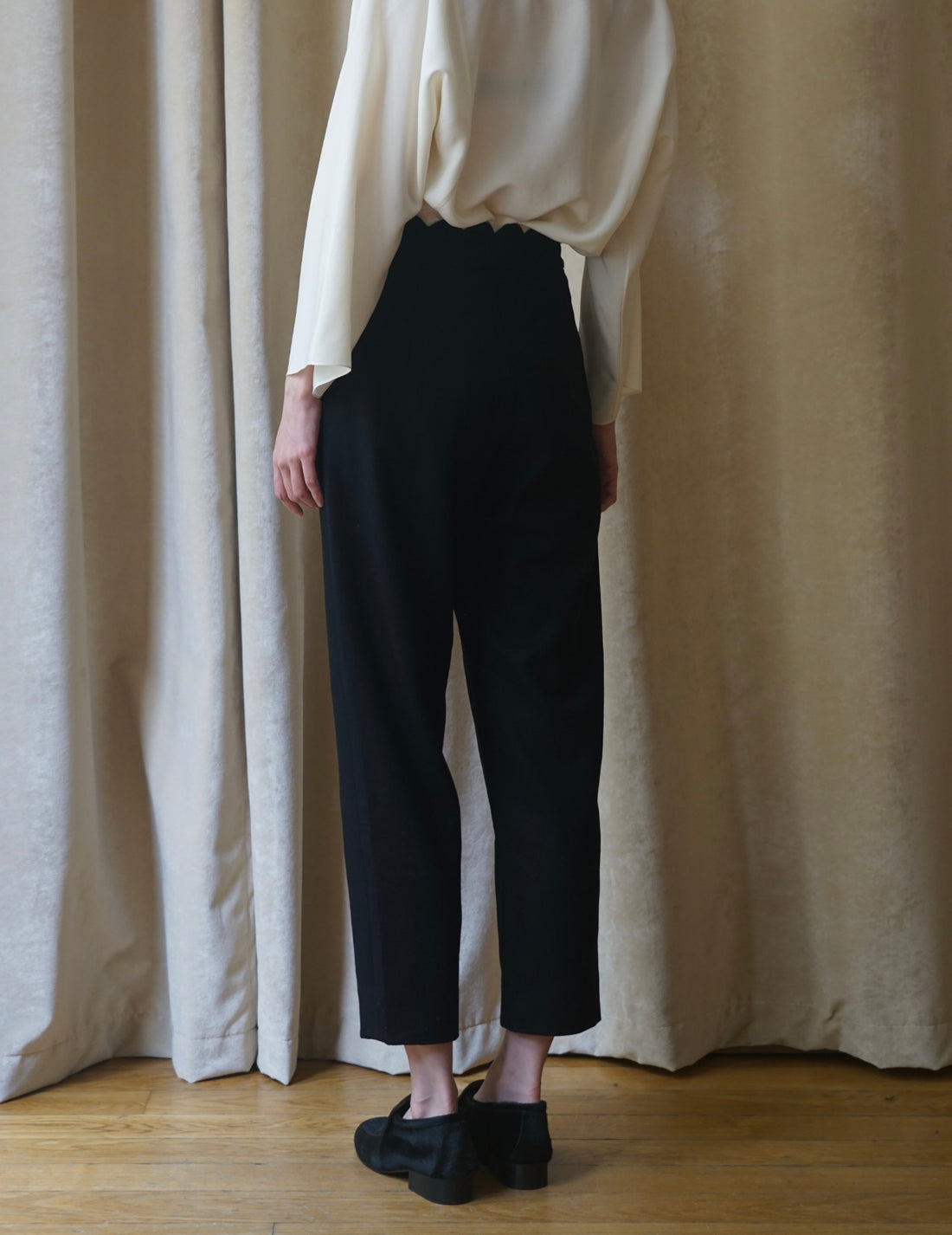 Sun Yu Hong | Wool Petal Trousers・Black