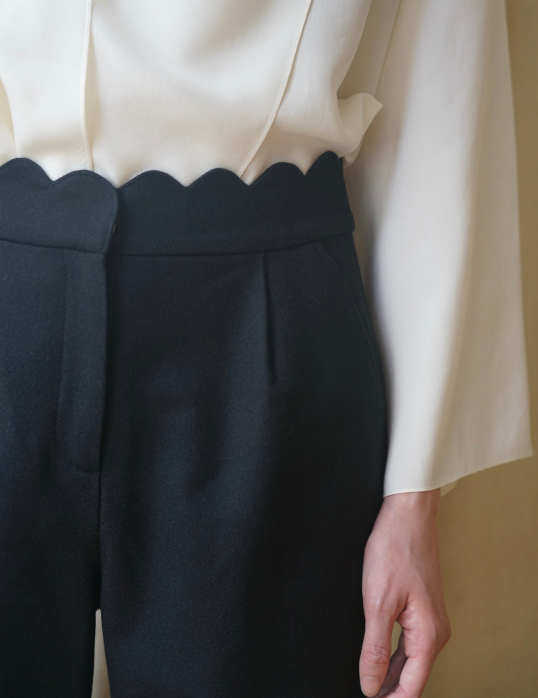 Sun Yu Hong | Wool Petal Trousers・Black