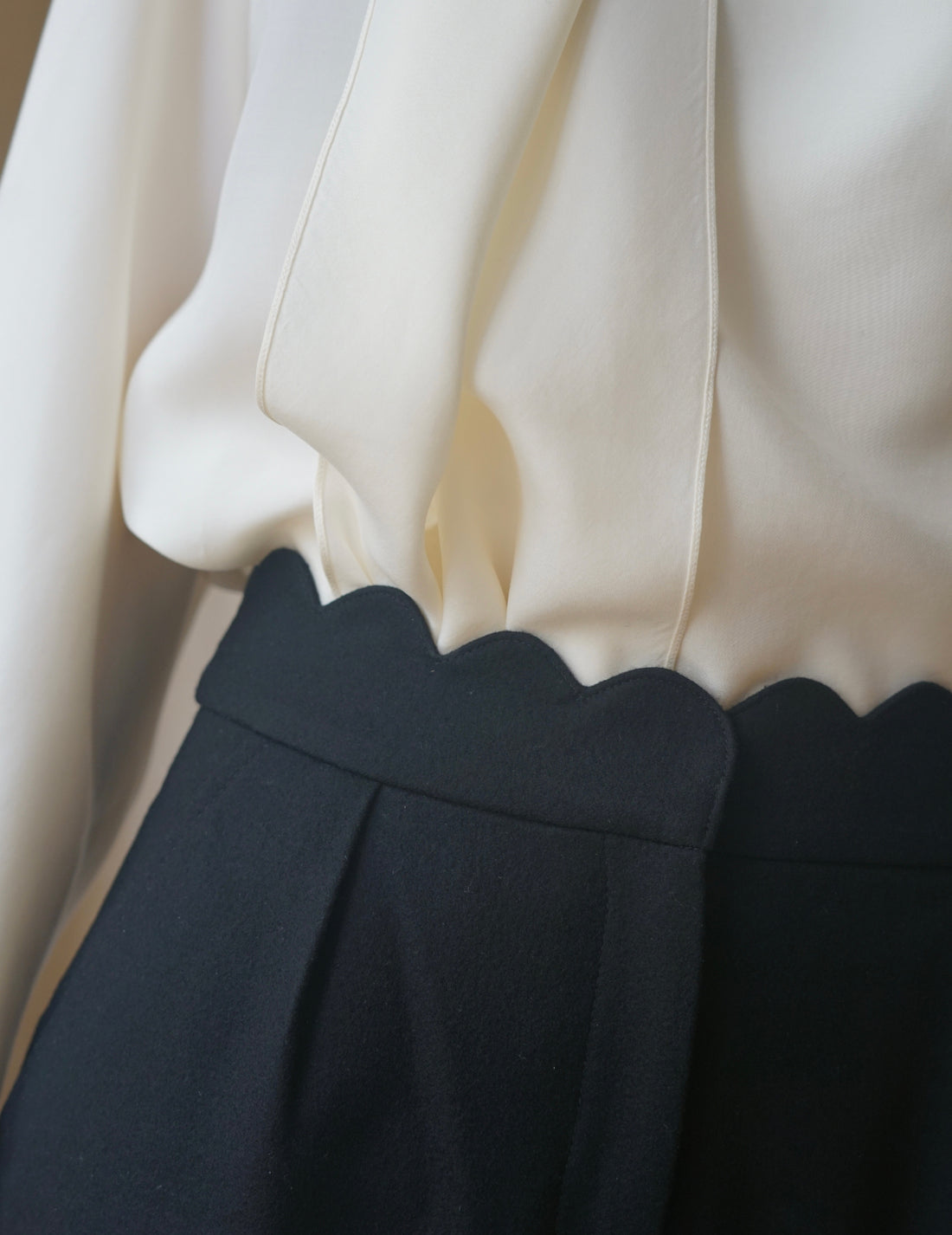 Sun Yu Hong | Wool Petal Trousers・Black