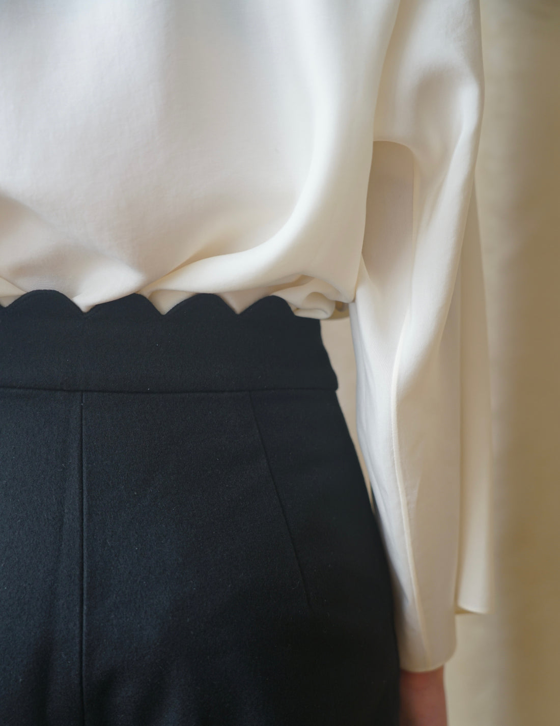 Sun Yu Hong | Wool Petal Trousers・Black