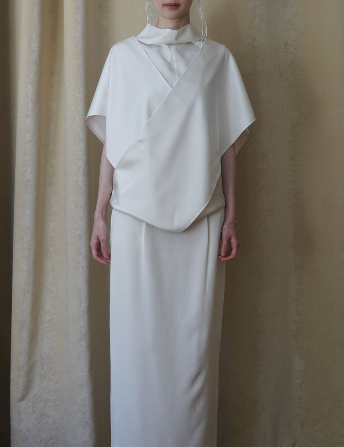 Chemisier sans manches à col montant