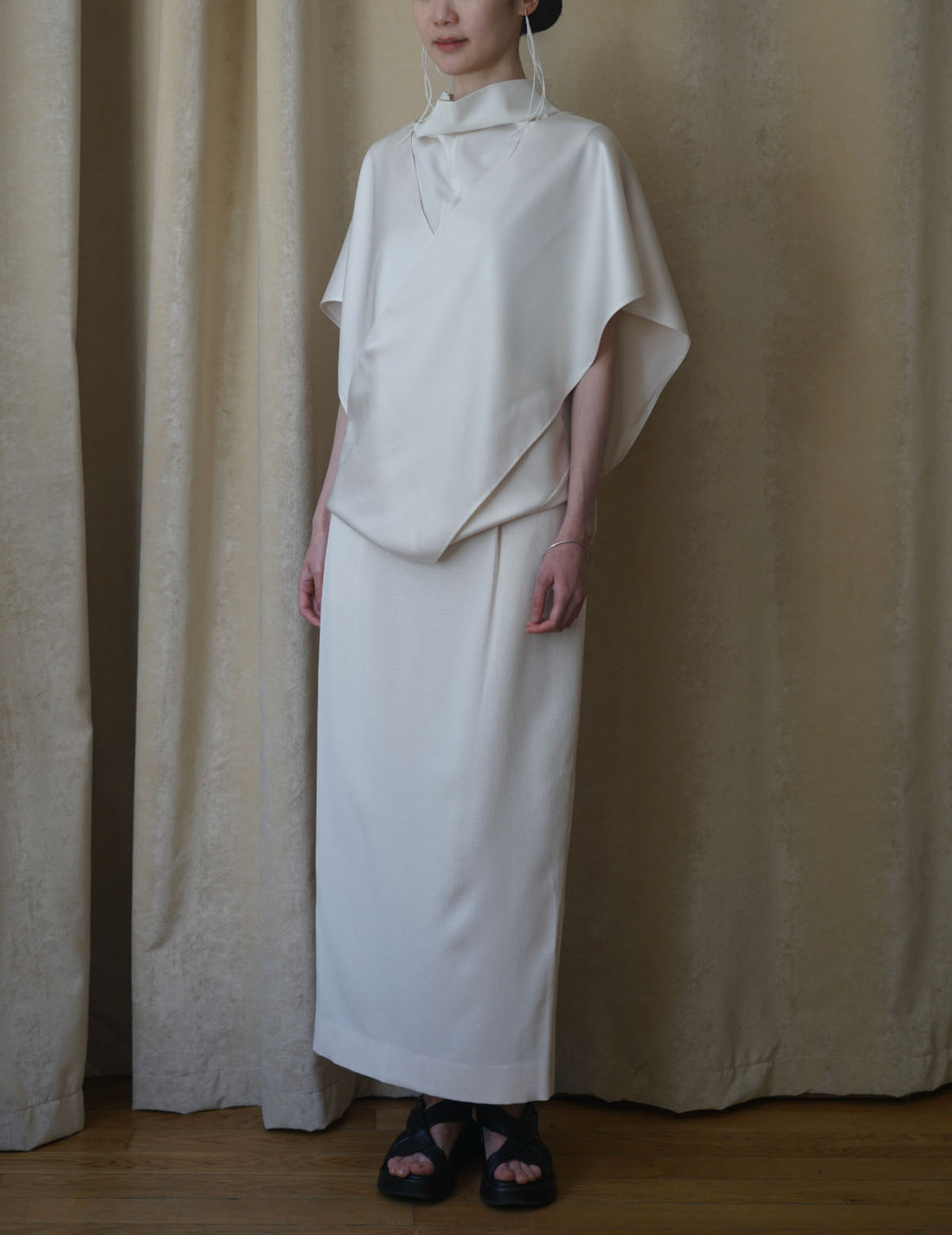 Chemisier sans manches à col montant