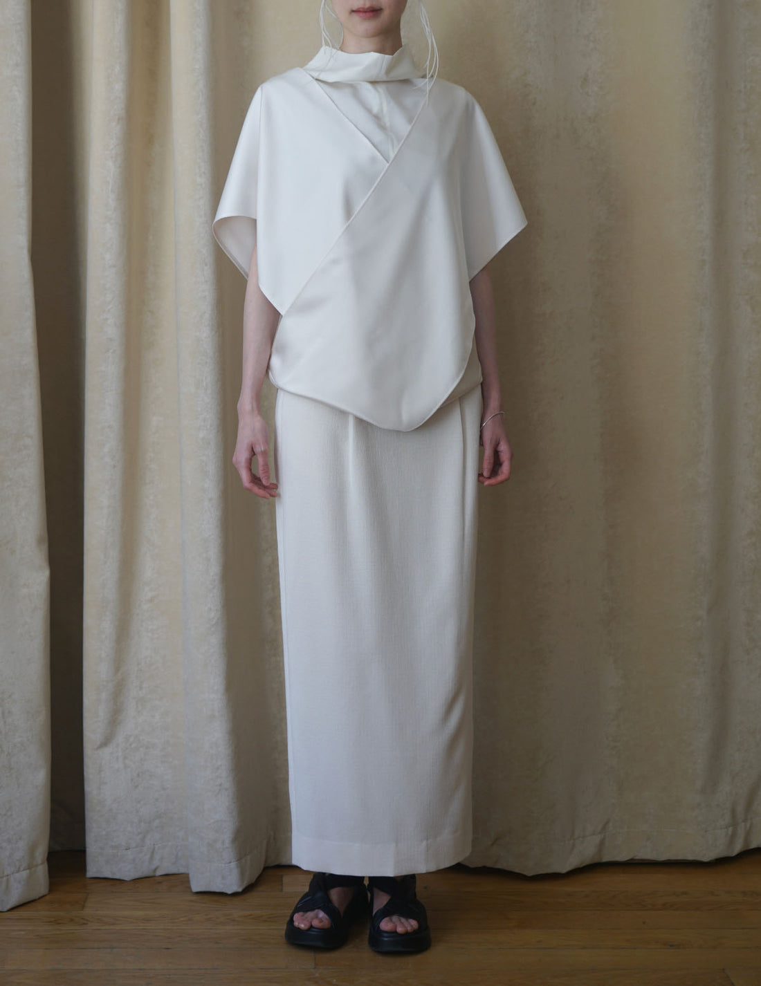 Chemisier sans manches à col montant