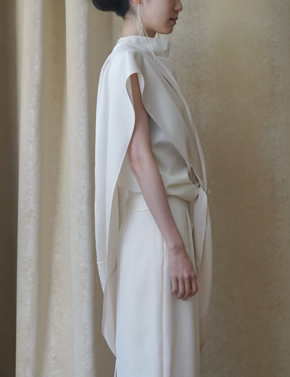 Chemisier sans manches à col montant