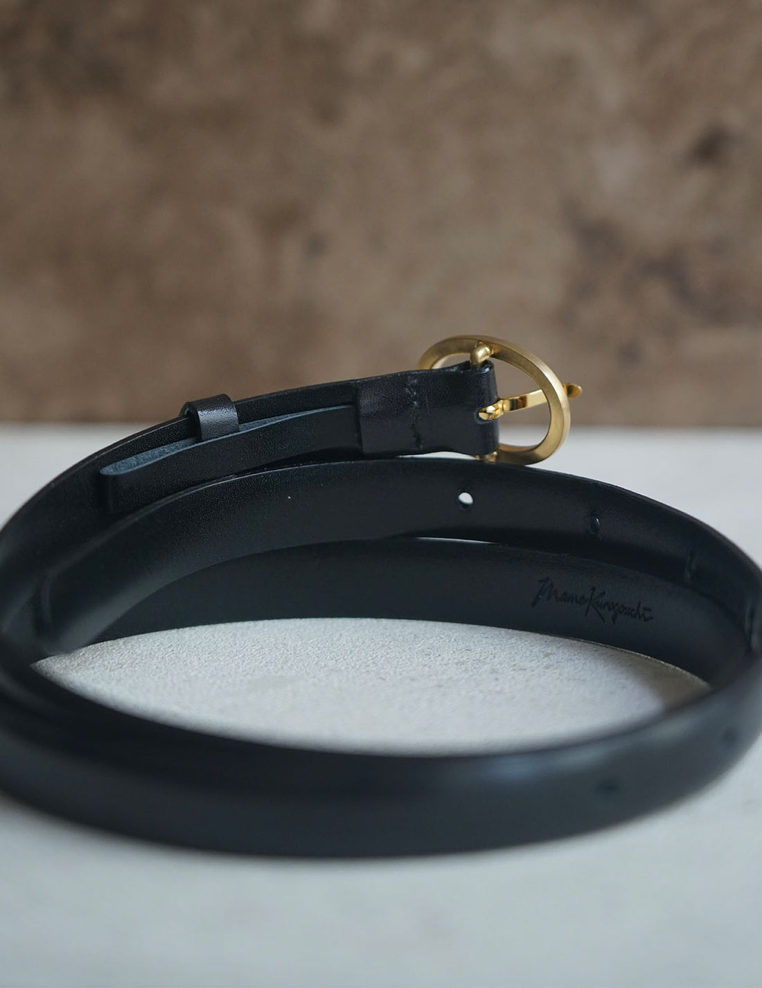 MAME KUROGOUCHI | Cow Hide Leather Narrow Belt・Black