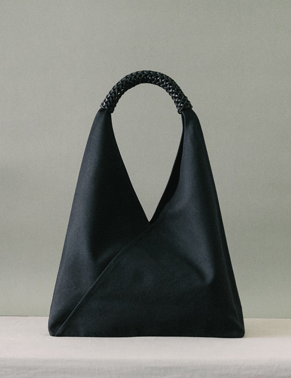 KAMARO’AN | Woven Triangle Bag - All Black - L