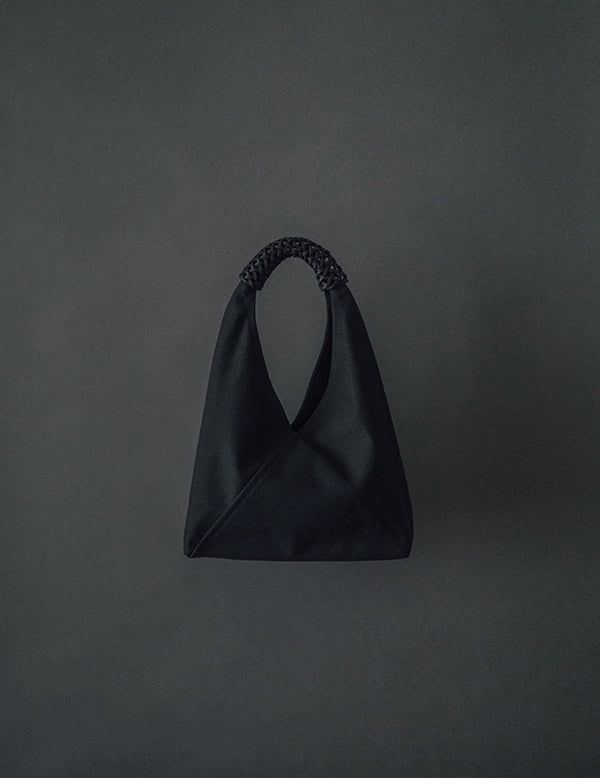 KAMARO’AN | Woven Triangle Bag - All Black - S