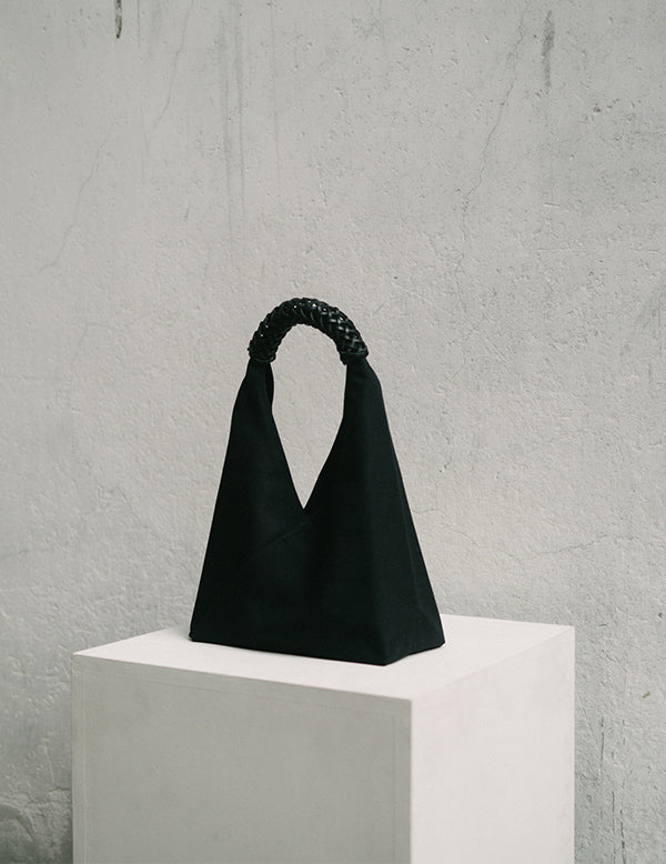 KAMARO’AN | Woven Triangle Bag - All Black - S
