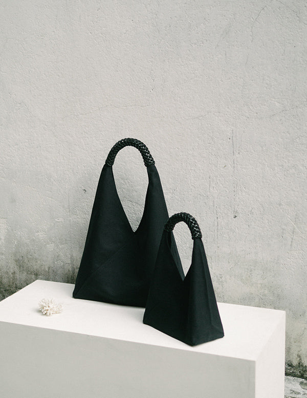 KAMARO’AN | Woven Triangle Bag - All Black - S