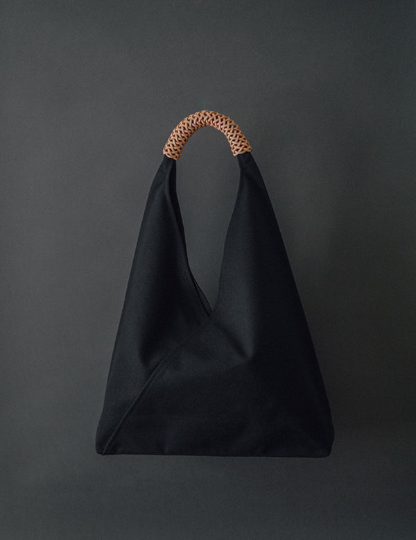 KAMARO’AN | Woven Triangle Bag - Ink - L