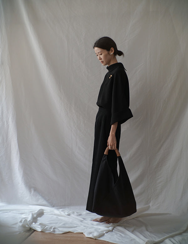 KAMARO’AN | Woven Triangle Bag - Ink - L