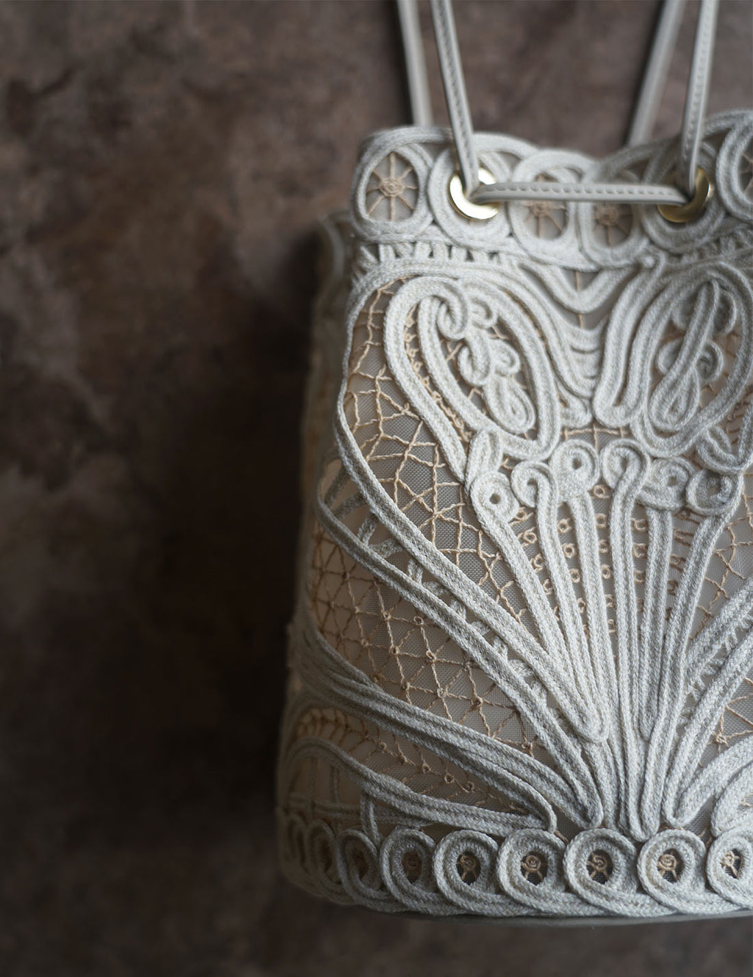 Sac seau brodé en cordon・Beige