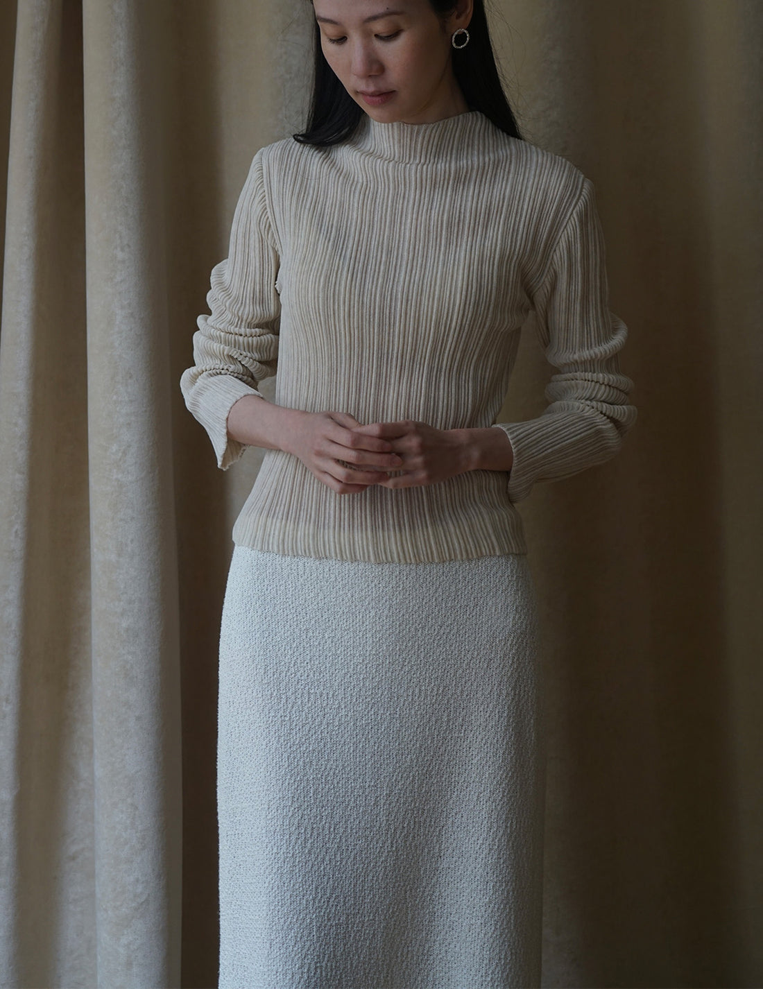 Haut à manches longues et col montant plissé