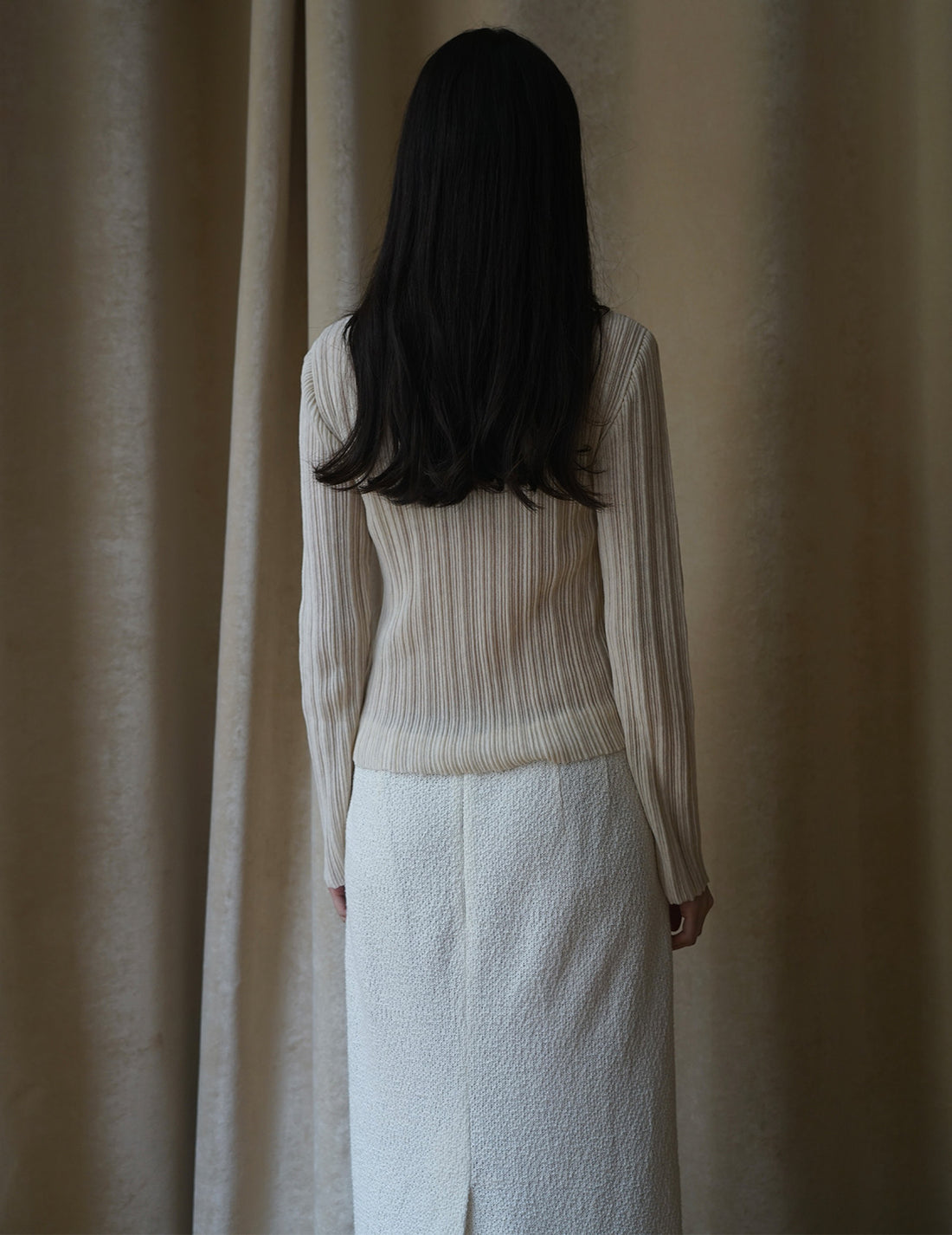 Haut à manches longues et col montant plissé