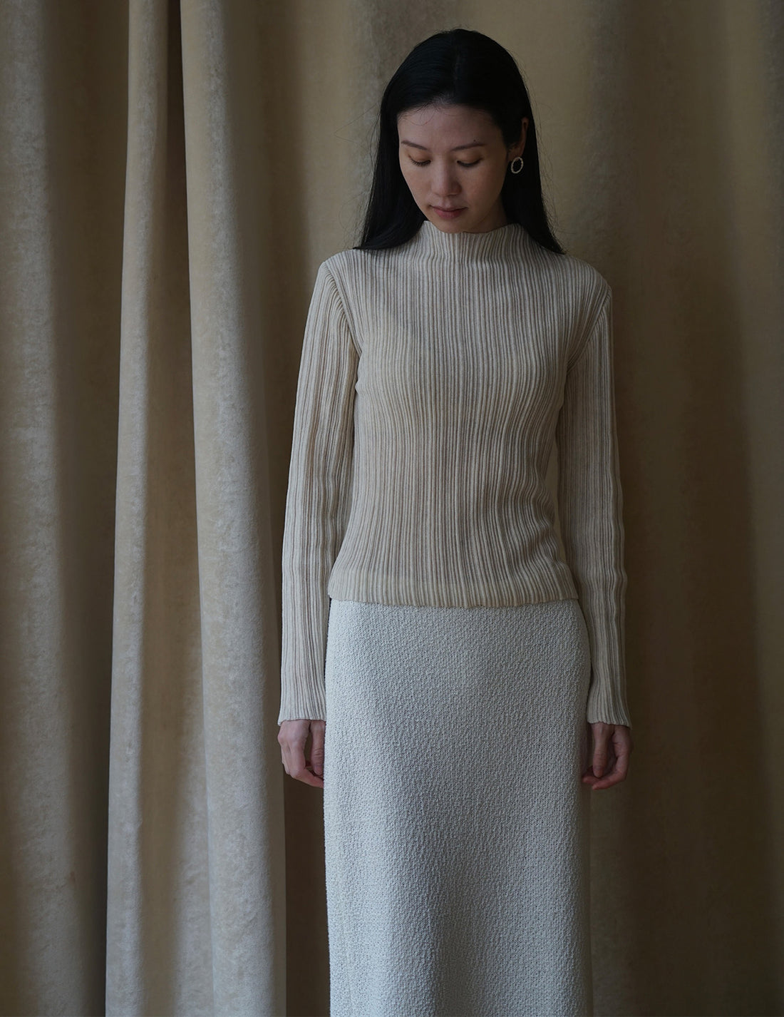 Haut à manches longues et col montant plissé