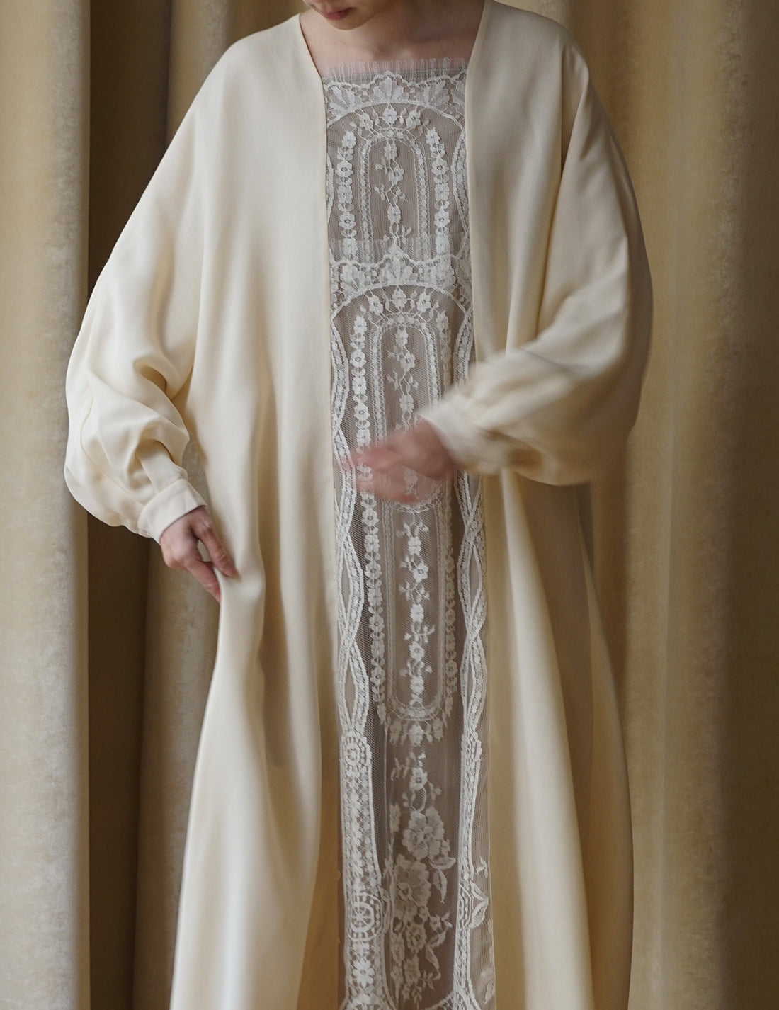 Robe en dentelle de jardin.Beige