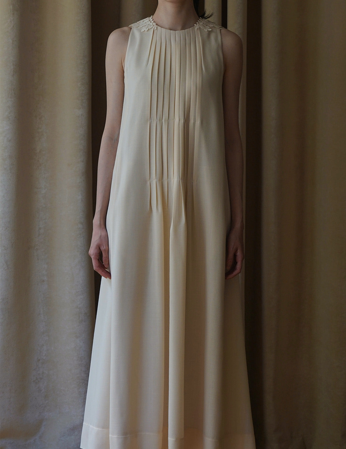 SUN YU HONG | Sleeveless Wool Dress - Beige