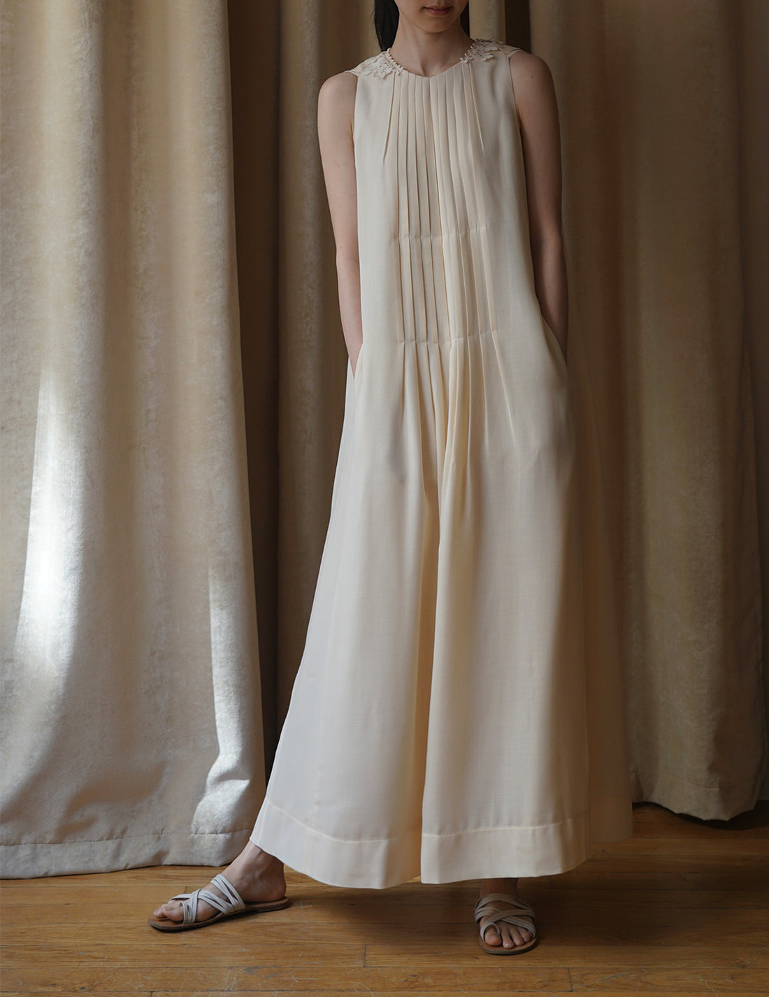 Robe vigne sans manches. Beige