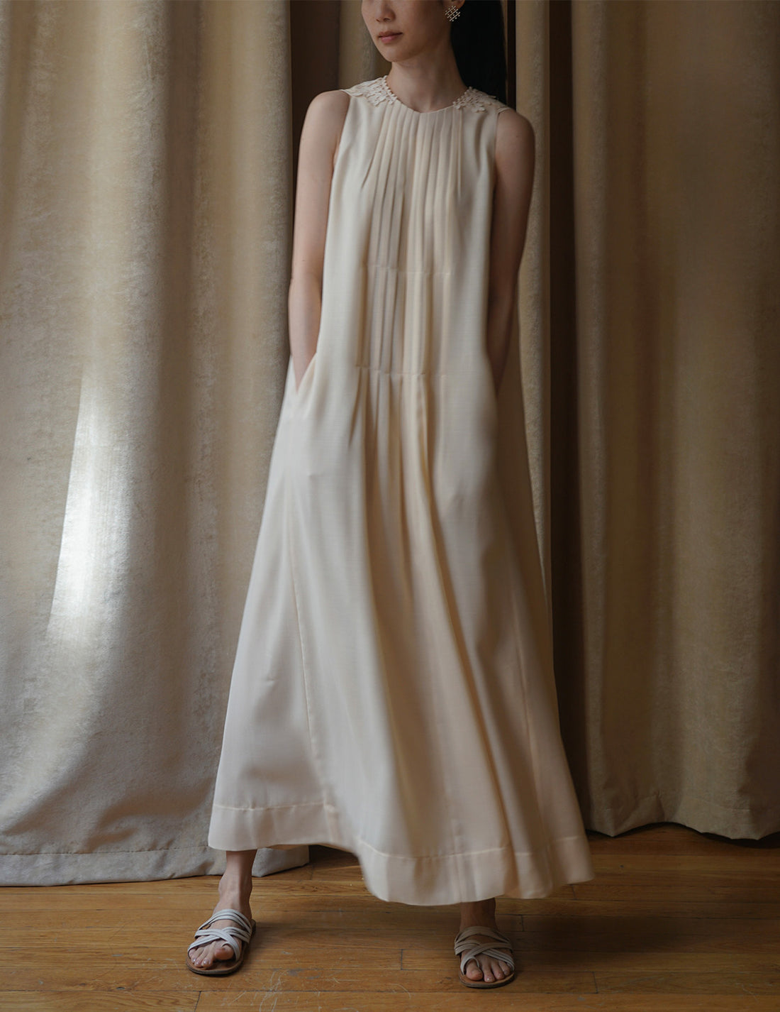 Robe vigne sans manches. Beige