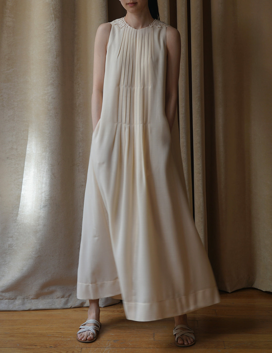 Robe vigne sans manches. Beige