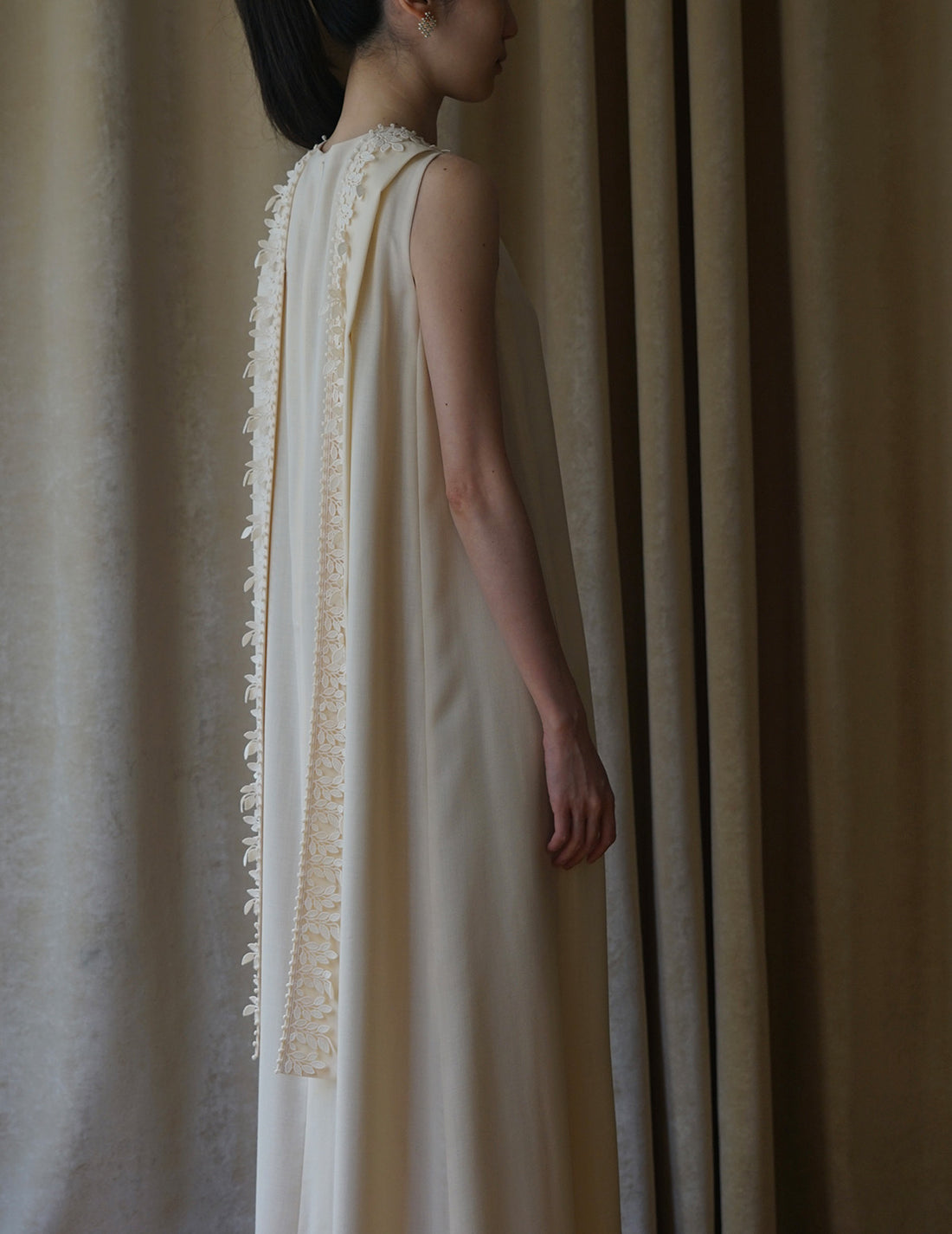 Robe vigne sans manches. Beige