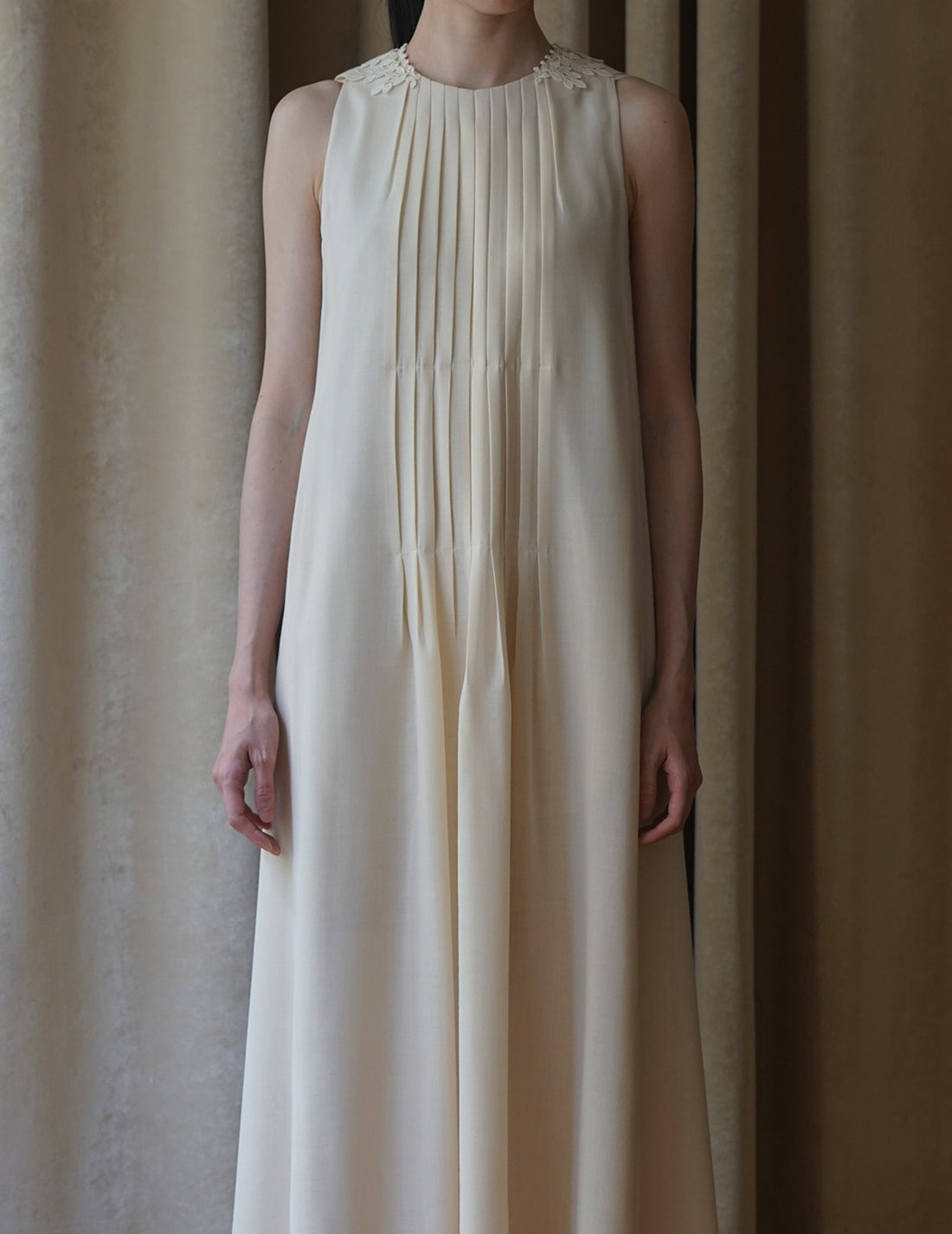 Robe vigne sans manches. Beige