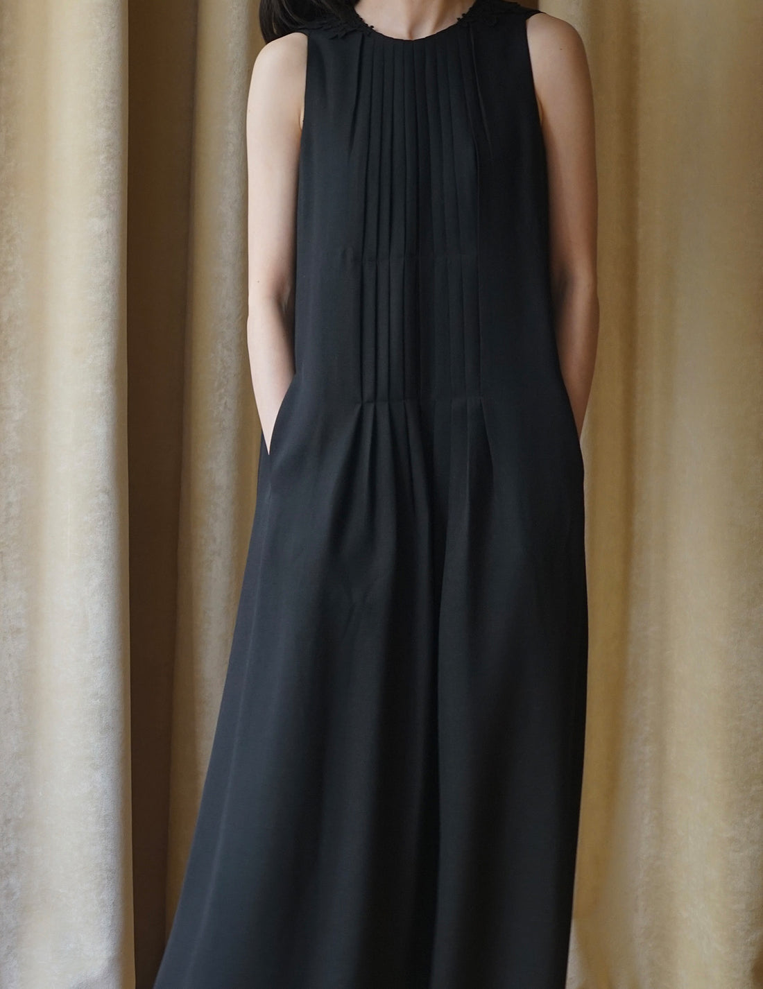 Robe sans manches en vigne.Noir