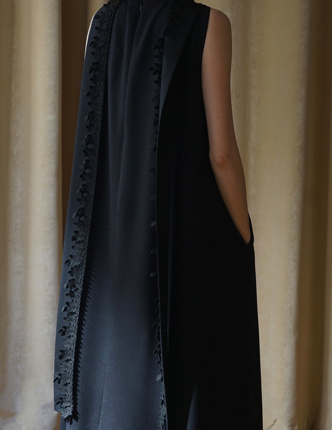 Robe sans manches en vigne.Noir