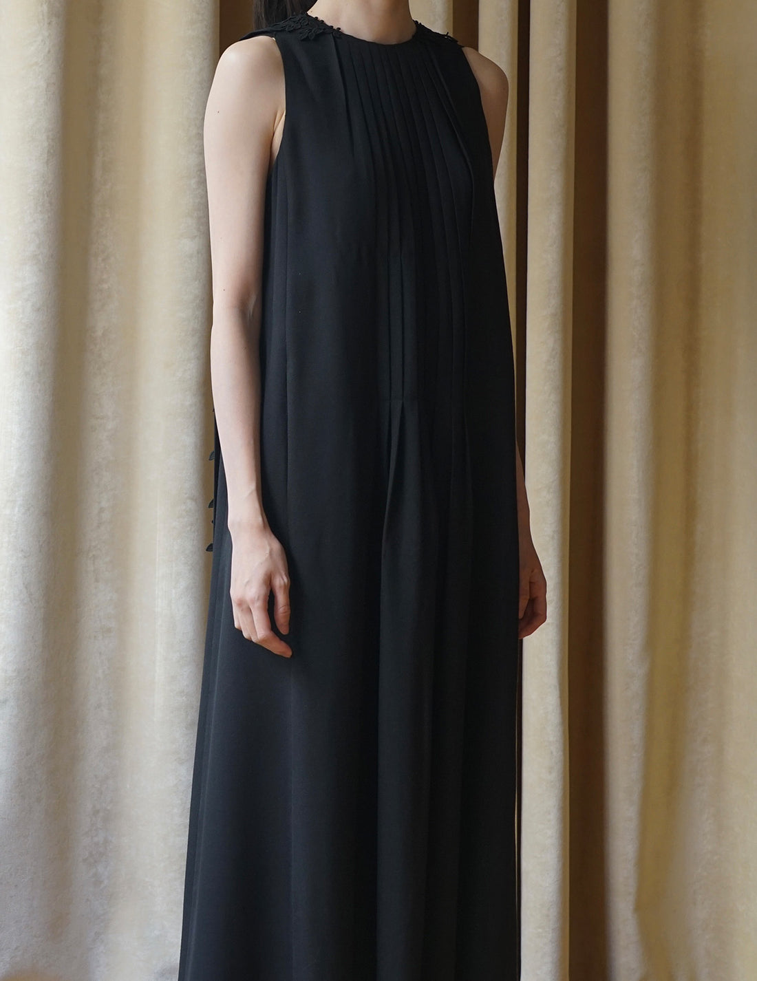 Robe sans manches en vigne.Noir