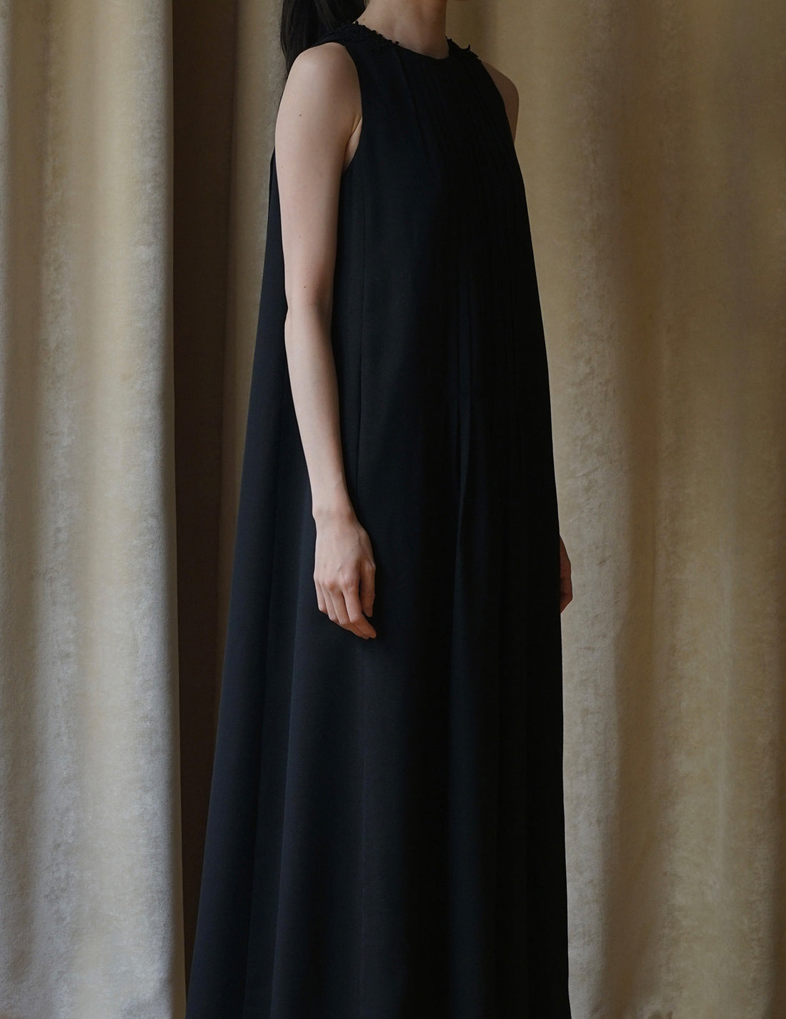 Robe sans manches en vigne.Noir