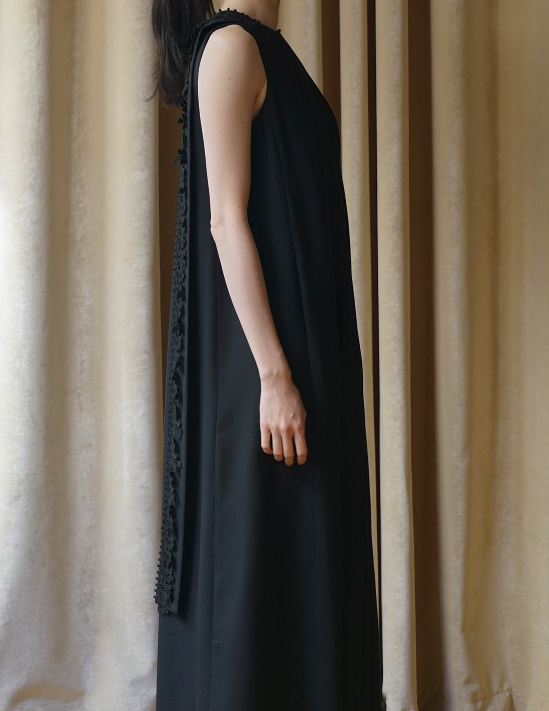 Robe sans manches en vigne.Noir