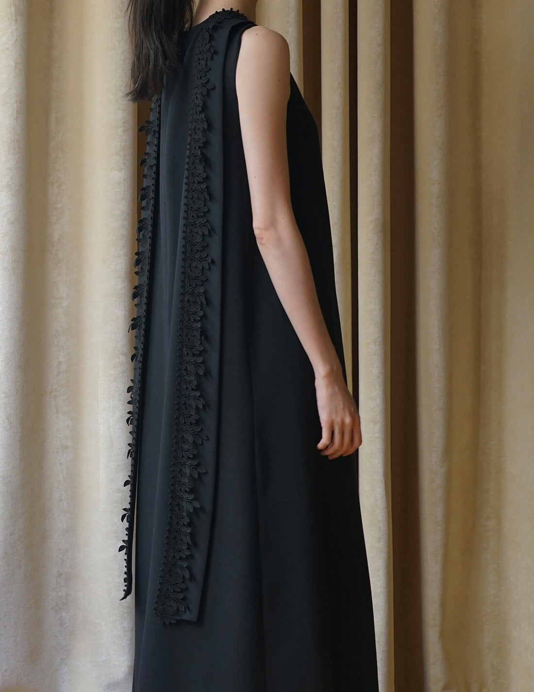 Robe sans manches en vigne.Noir