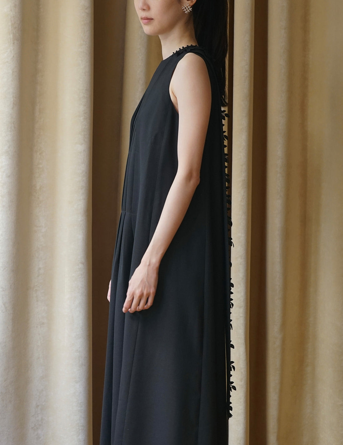 Robe sans manches en vigne.Noir