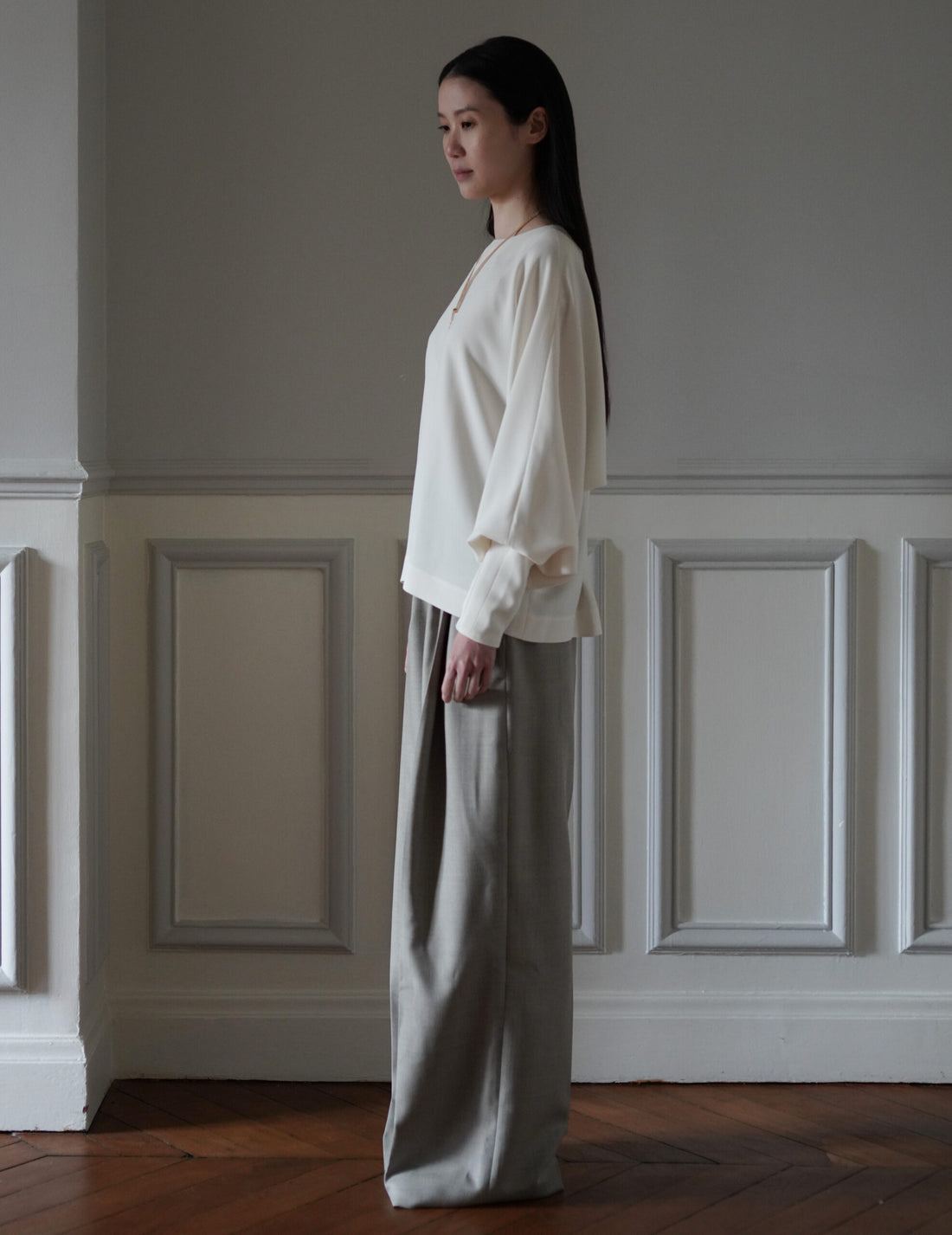 Mark Kenly Domino Tan | Belita Batwing Blouse・Ivory