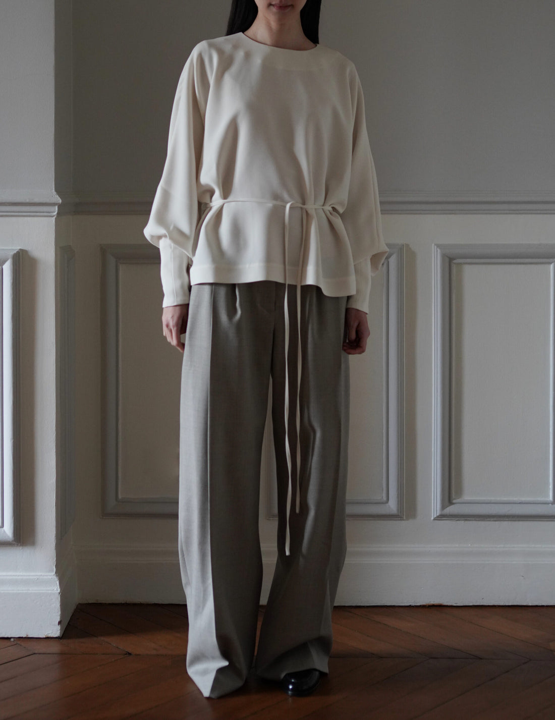 Mark Kenly Domino Tan | Belita Batwing Blouse・Ivory