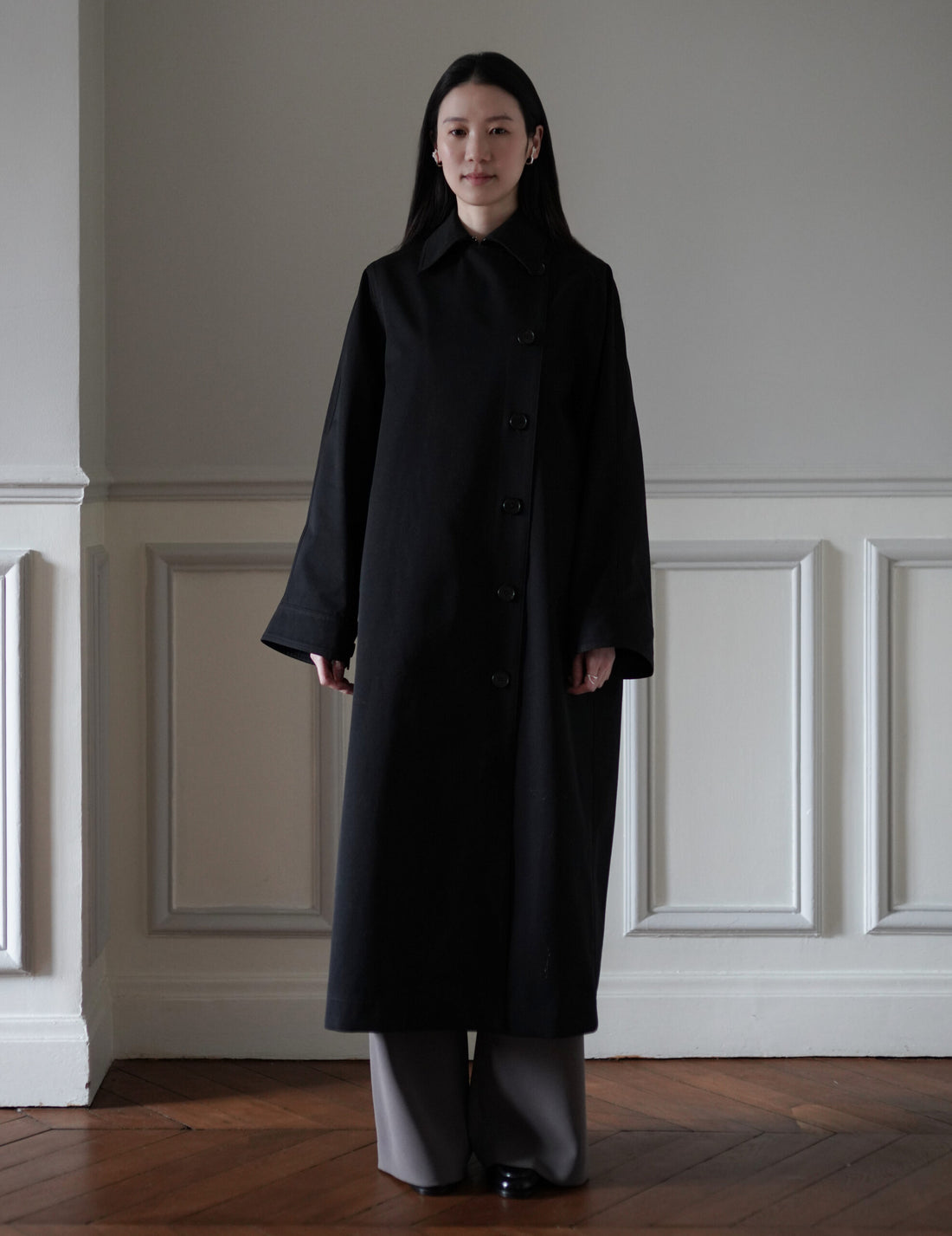 Mark Kenly Domino Tan | Clarina Coat・Black