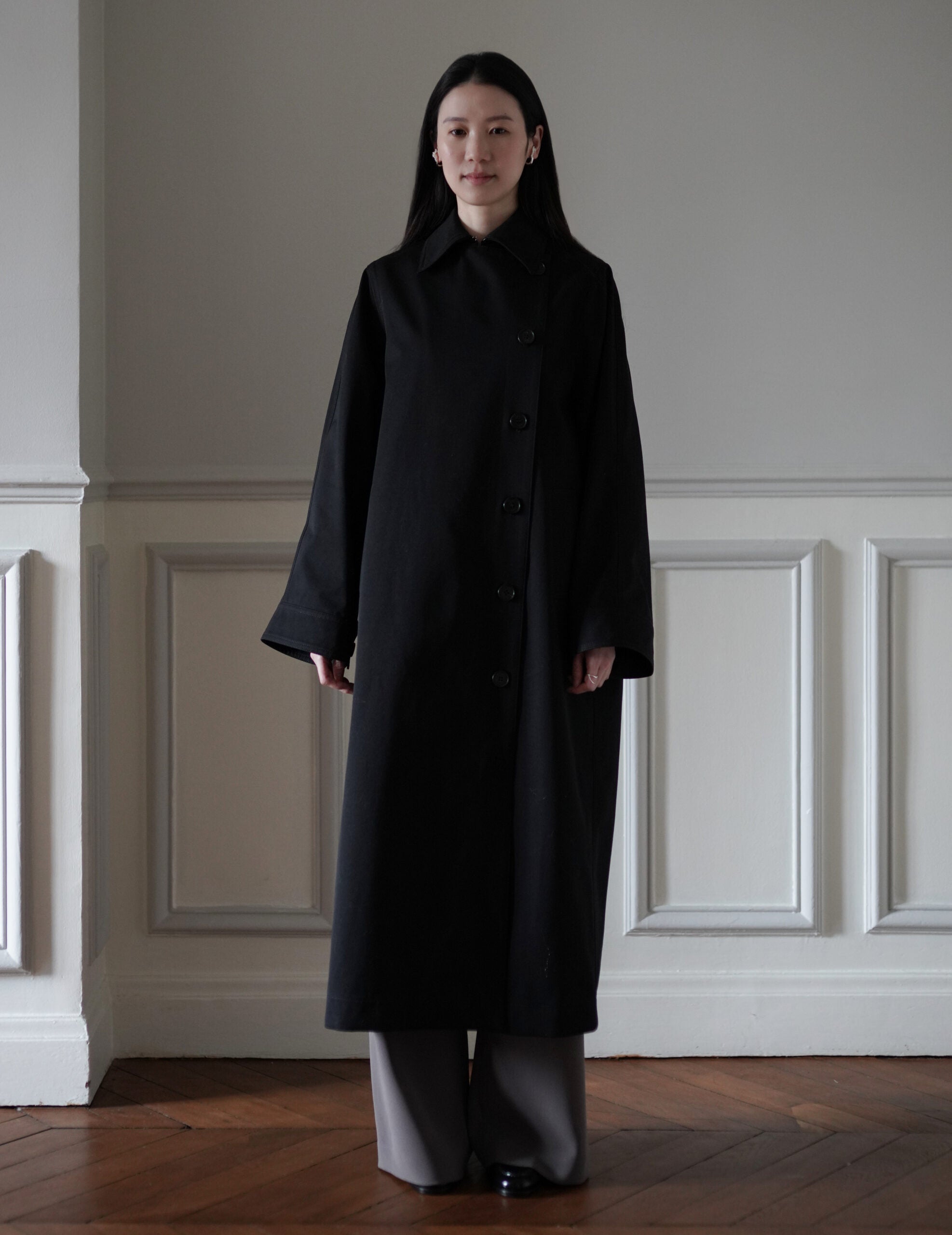 Mark Kenly Domino Tan | Clarina Coat・Black