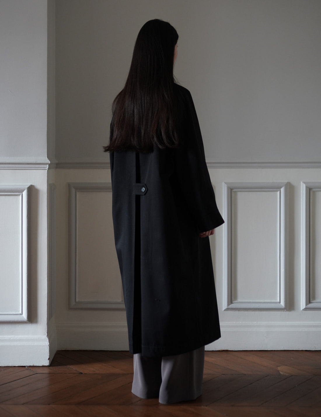 Mark Kenly Domino Tan | Clarina Coat・Black