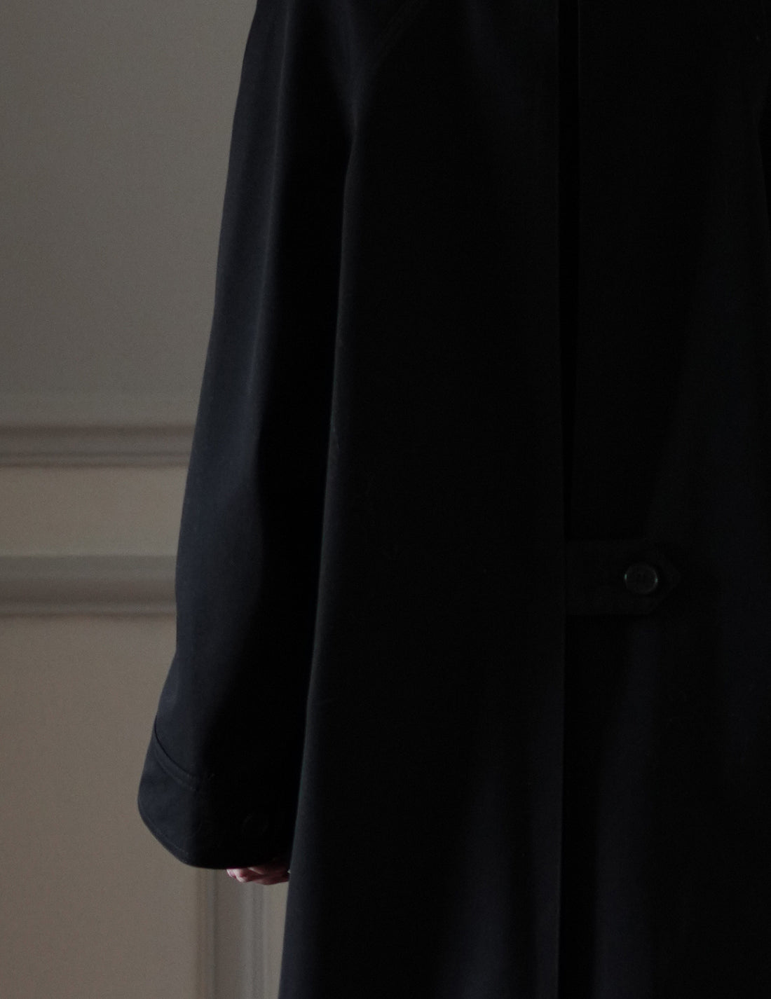 Mark Kenly Domino Tan | Clarina Coat・Black