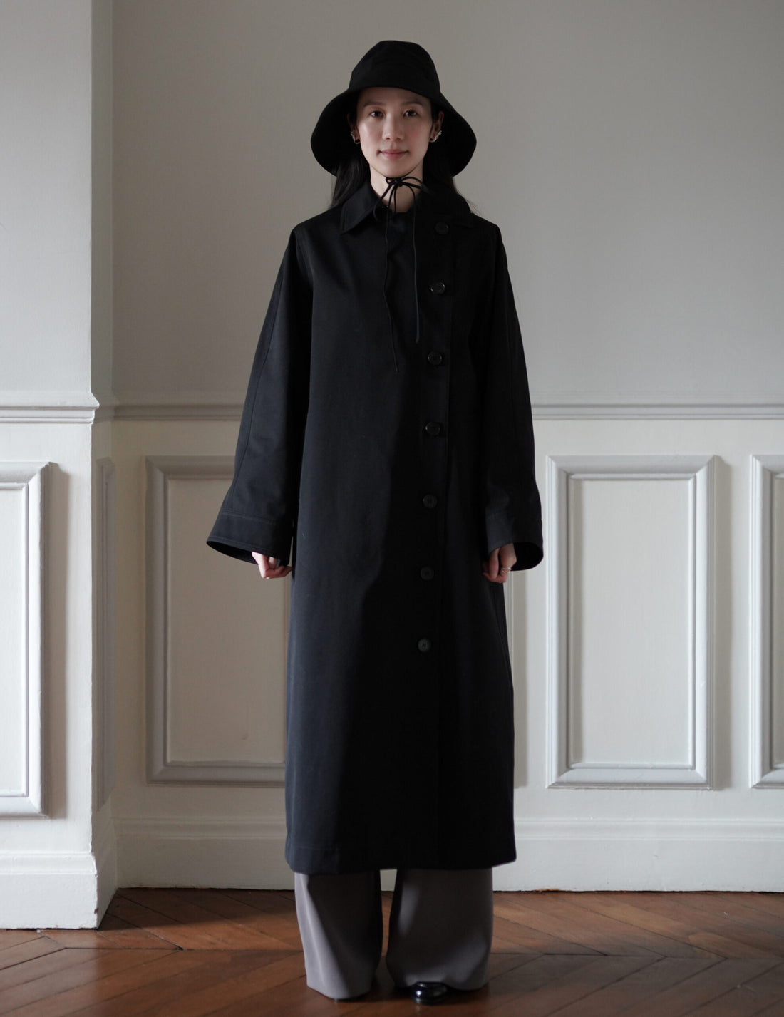 Mark Kenly Domino Tan | Clarina Coat・Black