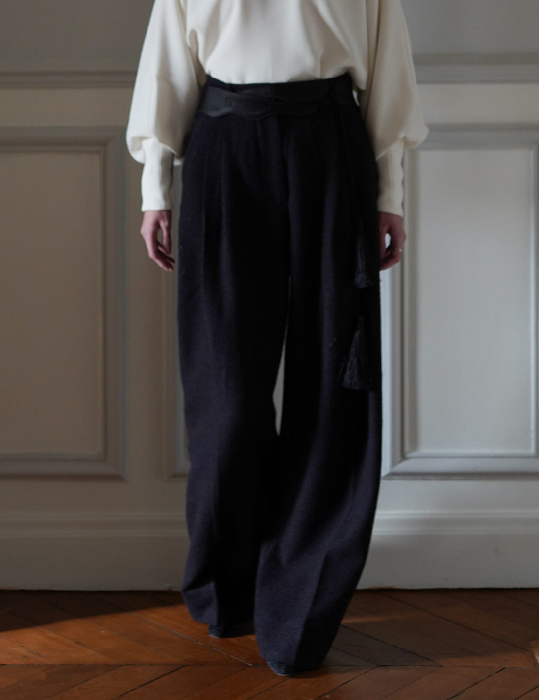 Mark Kenly Domino Tan | Aroi Collar・Black