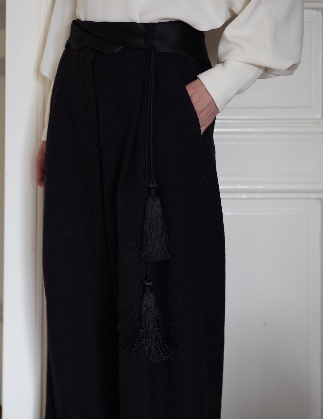 Mark Kenly Domino Tan | Aroi Collar・Black