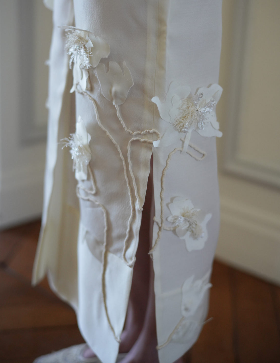 Mark Kenly Domino Tan ｜Atelier Noshie Skirt・Ivory