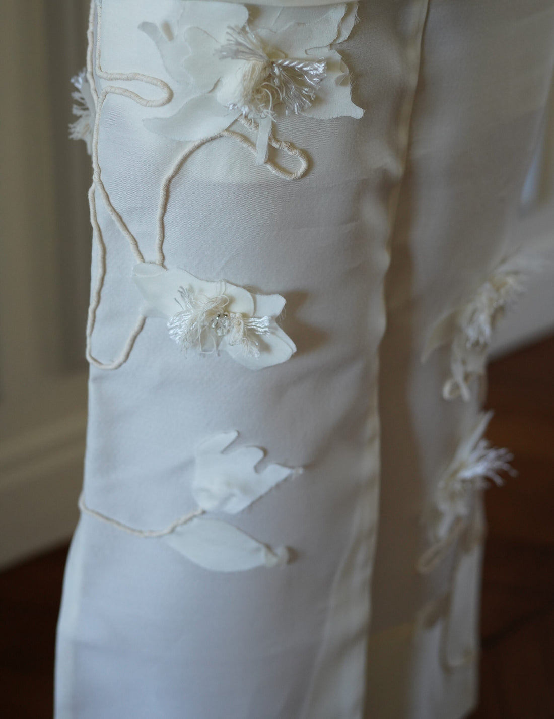 Mark Kenly Domino Tan ｜Atelier Noshie Skirt・Ivory