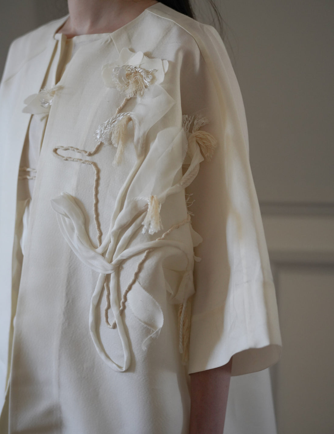 Mark Kenly Domino Tan | Atelier Cova Coat・Ivory
