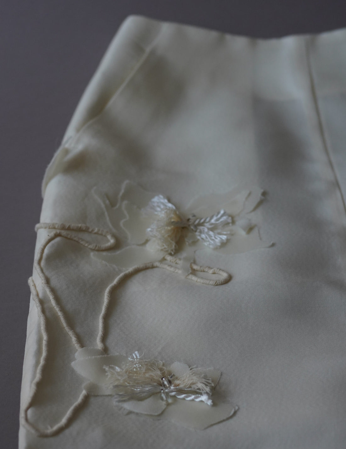 Mark Kenly Domino Tan ｜Atelier Noshie Skirt・Ivory