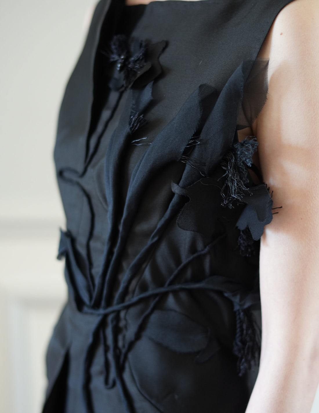 Mark Kenly Domino Tan ｜Atelier Tami Top・Black