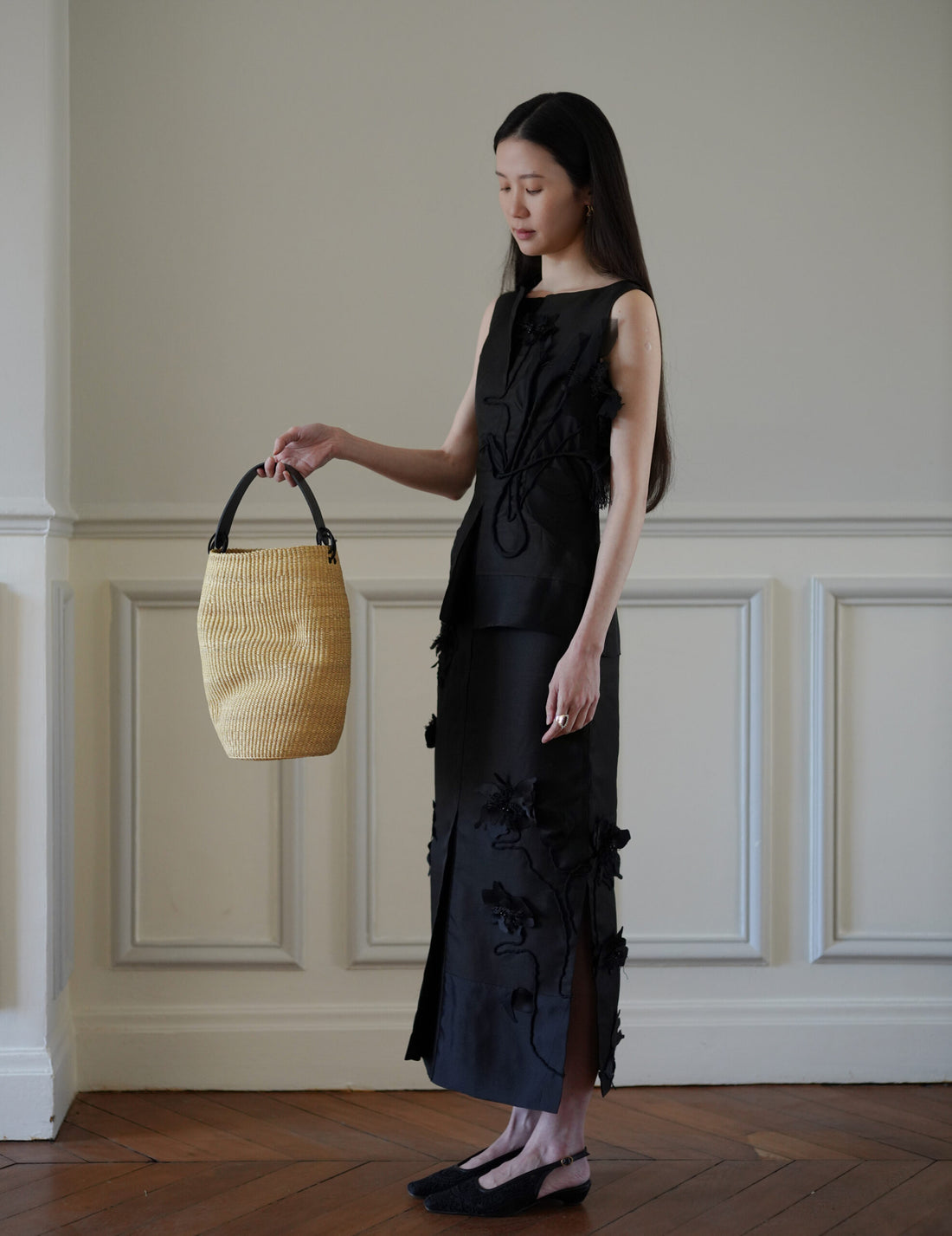 INES BRESSAND | Akamae Crumpled Woven Bag N.40・Black